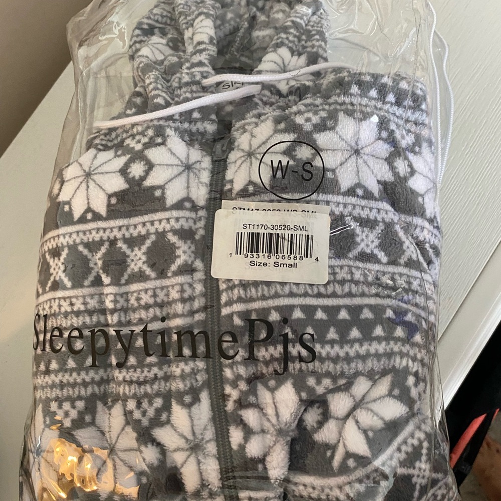 Fleece snowflake gray footed onsie with hood